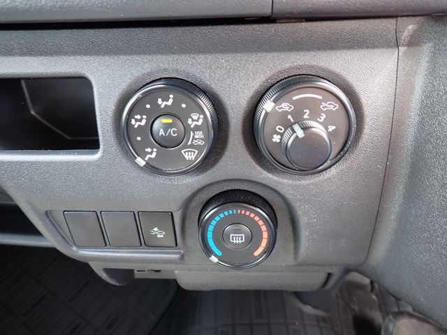 TOYOTA HIACE van 2WD 2018