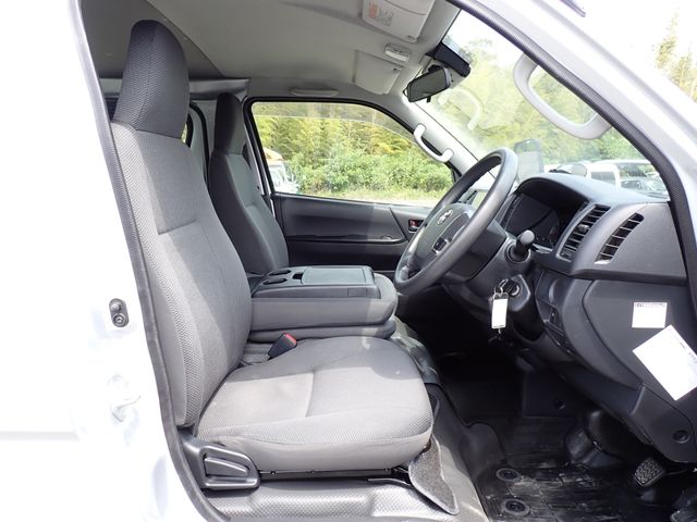 TOYOTA HIACE van 2WD 2018