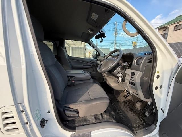 NISSAN NV350 CARAVAN 2021