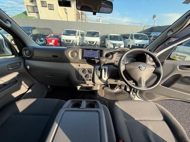 NISSAN NV350 CARAVAN 2021