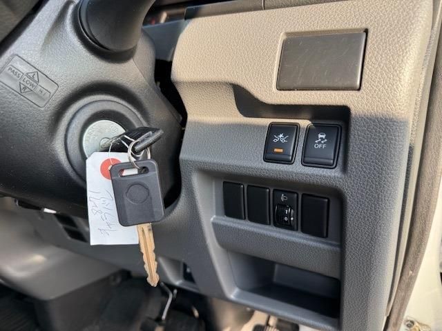 NISSAN NV350 CARAVAN 2021