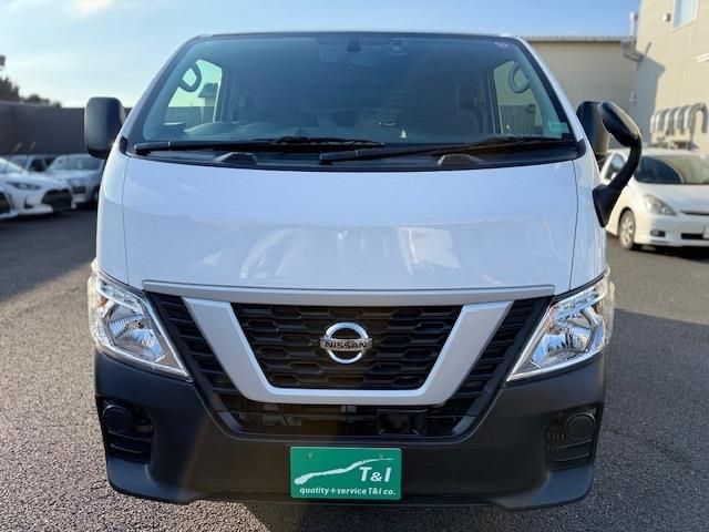 NISSAN NV350 CARAVAN 2021