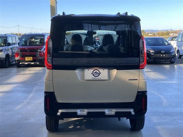 MITSUBISHI DELICA MINI 2025