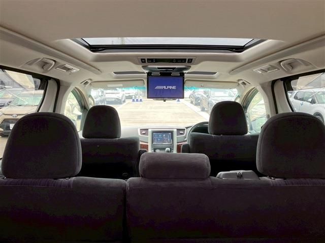 TOYOTA VELLFIRE 2012