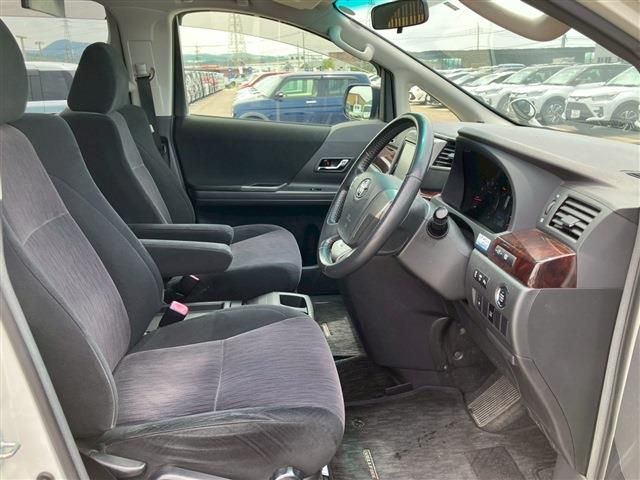 TOYOTA VELLFIRE 2012