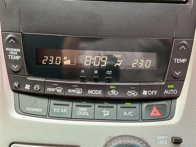 TOYOTA VELLFIRE 2012