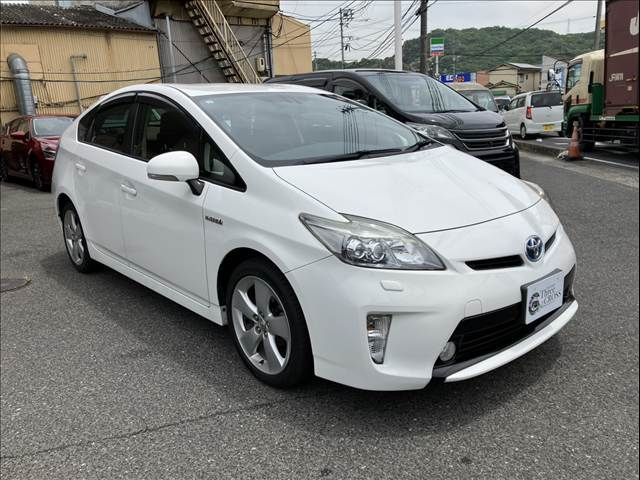 TOYOTA PRIUS 2015