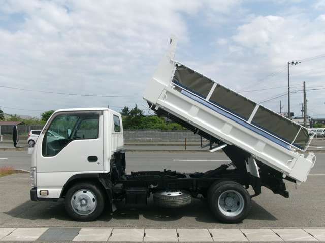 ISUZU ELF 2011