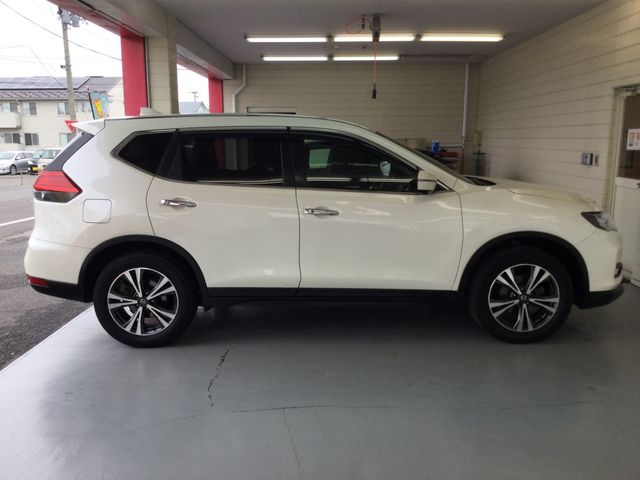 NISSAN X-TRAIL 4WD 2017