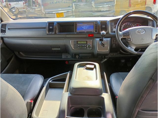 TOYOTA HIACE van 4WD 2016