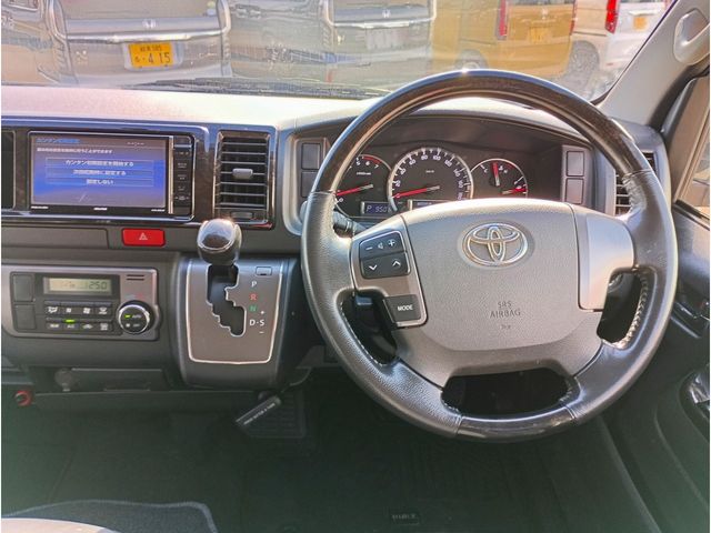 TOYOTA HIACE van 4WD 2016