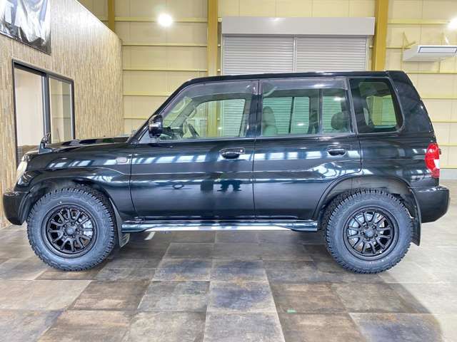 MITSUBISHI PAJERO io  4WD 2004