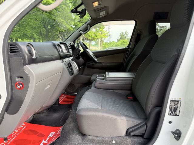 NISSAN NV350 CARAVAN 4WD 2014