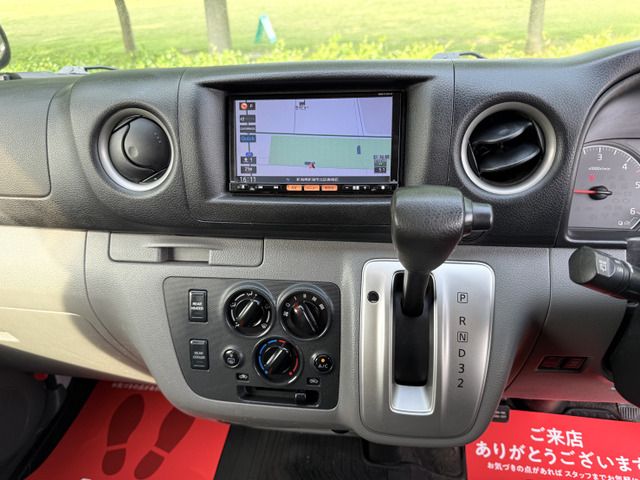 NISSAN NV350 CARAVAN 4WD 2014