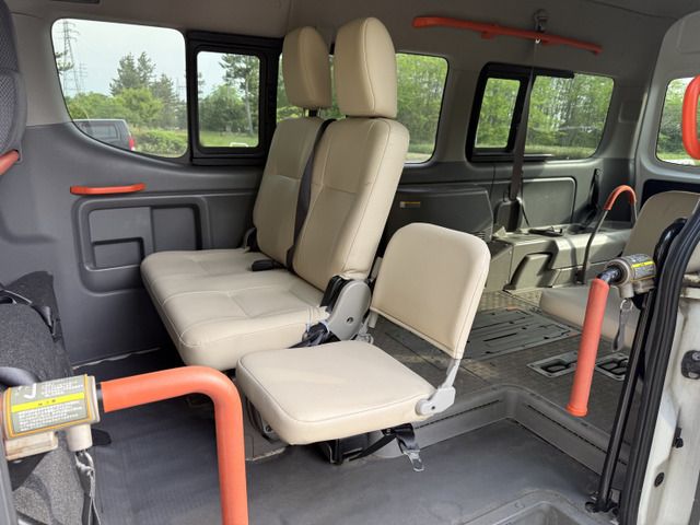 NISSAN NV350 CARAVAN 4WD 2014