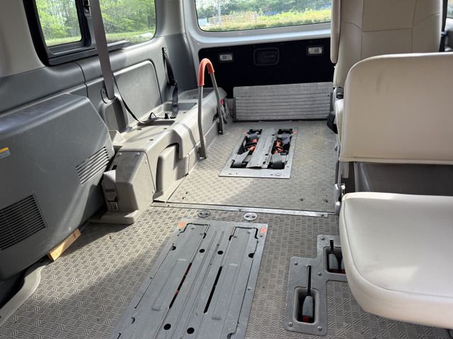NISSAN NV350 CARAVAN 4WD 2014