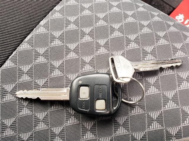 DAIHATSU MIRA GINO 2005