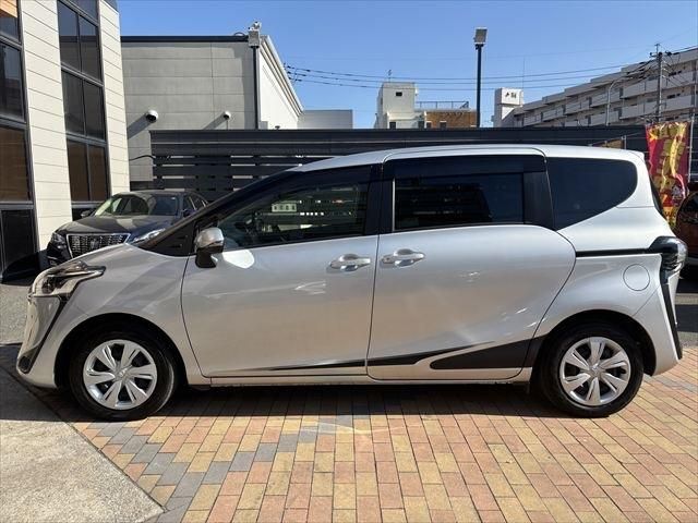 TOYOTA SIENTA 2019