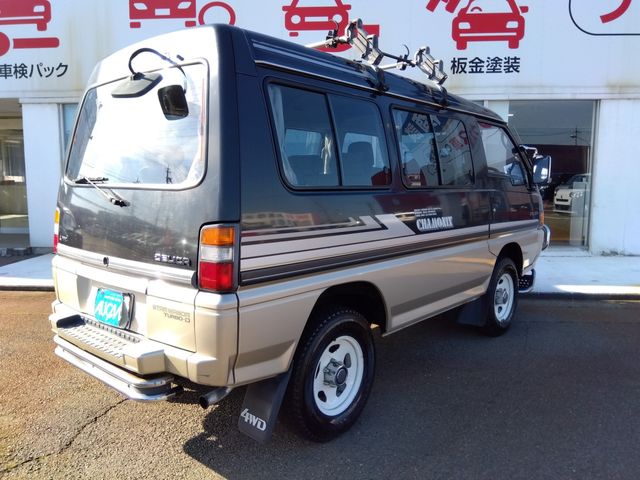 MITSUBISHI DELICA STARwagon 4WD 1989