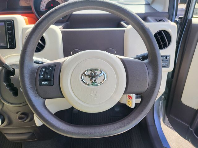 TOYOTA PORTE 2015