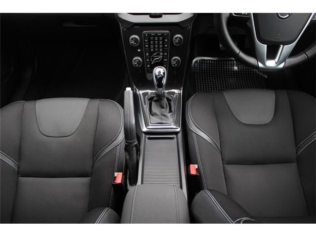 VOLVO VOLVO V40 2017