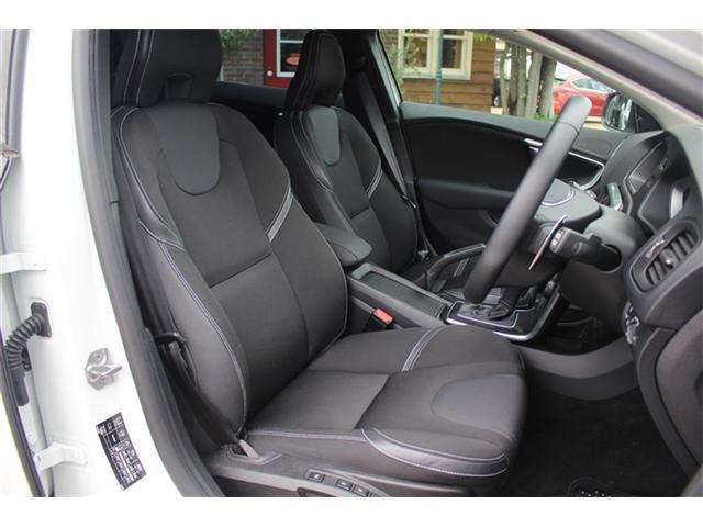 VOLVO VOLVO V40 2017