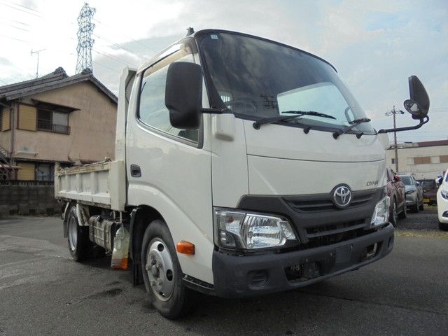 TOYOTA DYNA 2018