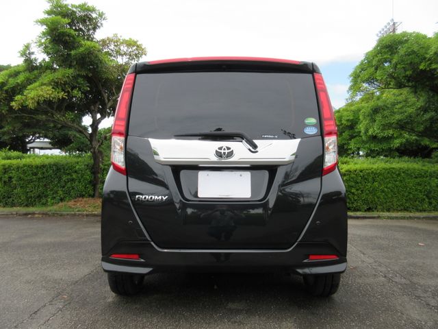 TOYOTA ROOMY 2018