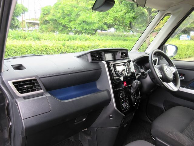 TOYOTA ROOMY 2018