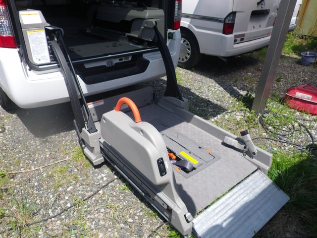 NISSAN NV350 CARAVAN 2015