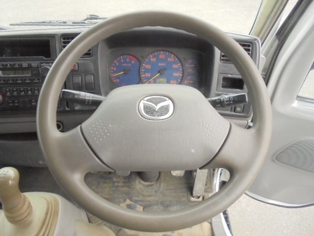 MAZDA TITAN DUSH 2003