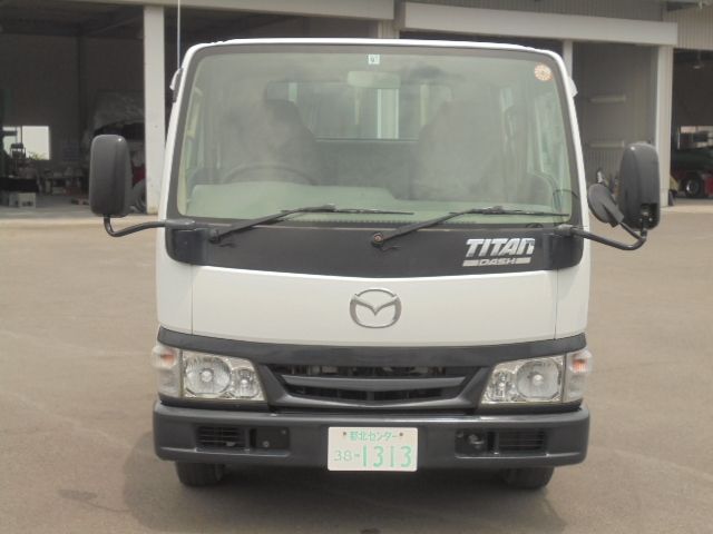 MAZDA TITAN DUSH 2003
