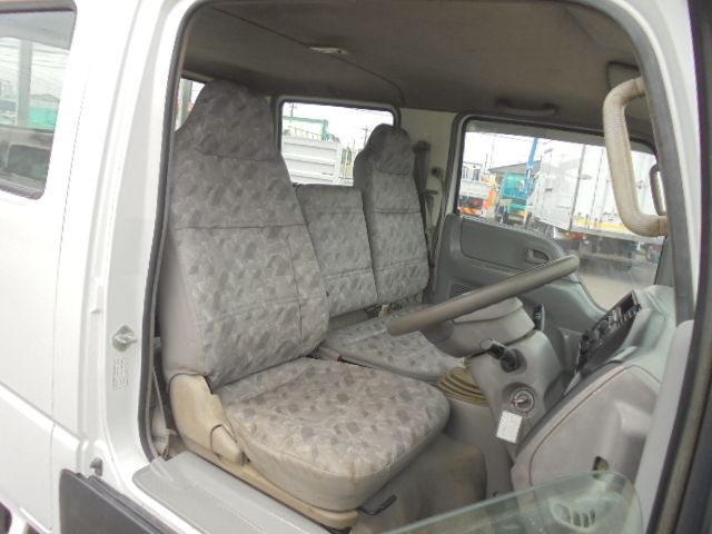 MAZDA TITAN DUSH 2003