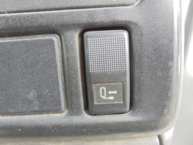 MAZDA TITAN DUSH 2003