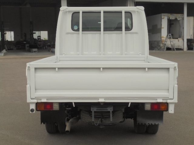 MAZDA TITAN DUSH 2003