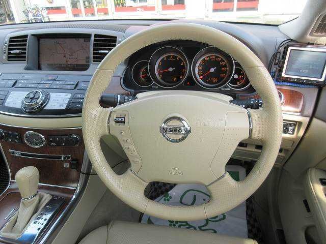 NISSAN FUGA 2005