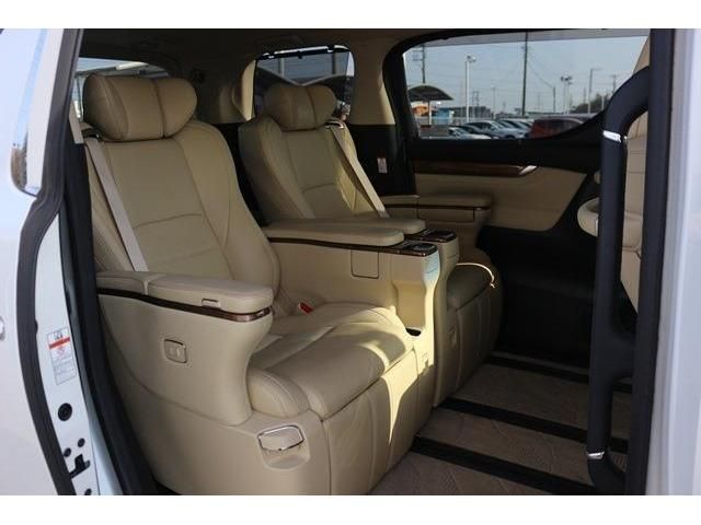 TOYOTA VELLFIRE 2015