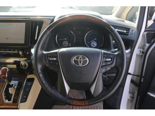 TOYOTA VELLFIRE 2015