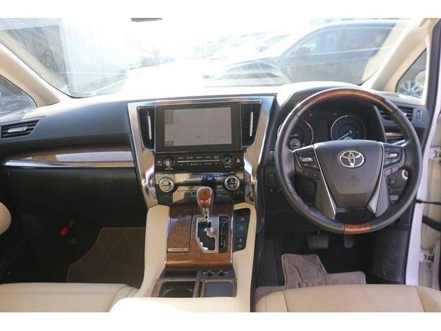 TOYOTA VELLFIRE 2015