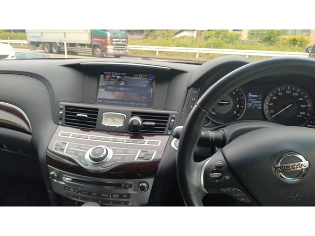 NISSAN CIMA HYBRID 2015