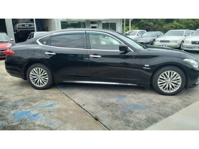 NISSAN CIMA HYBRID 2015