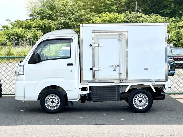DAIHATSU HIJET truck 2024