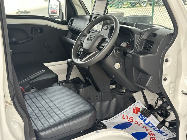 DAIHATSU HIJET truck 2024