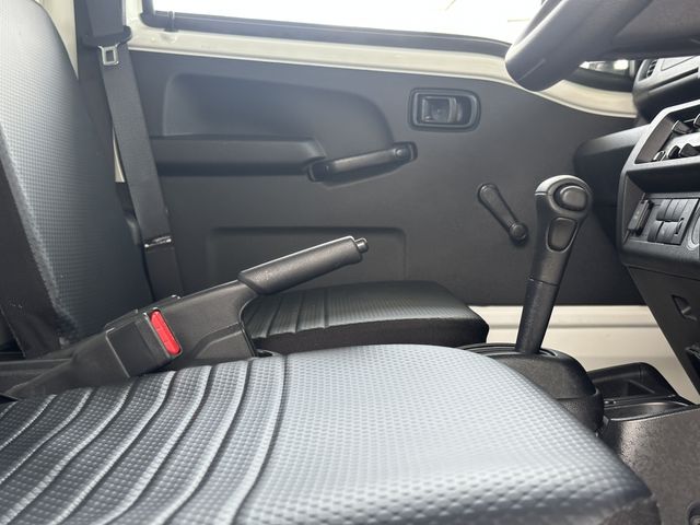 DAIHATSU HIJET truck 2024