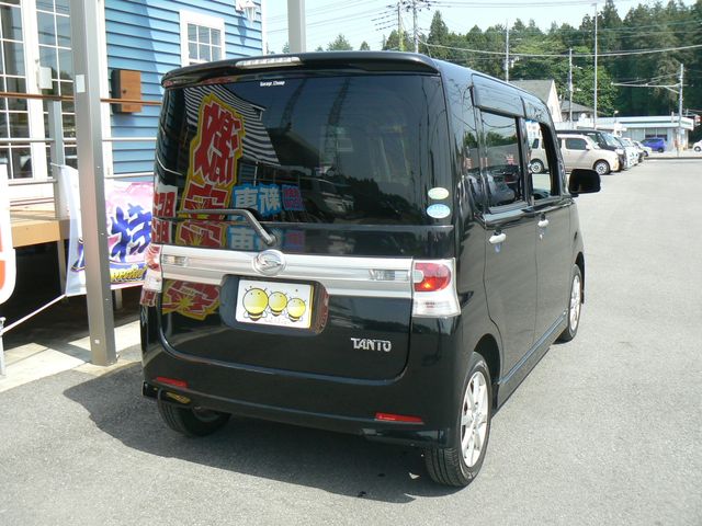 DAIHATSU TANTO CUSTOM 2010