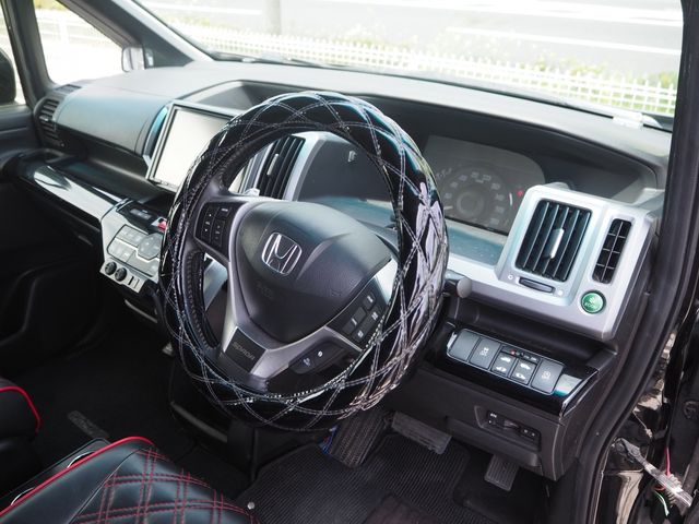 HONDA STEPWAGON SPADA 2014