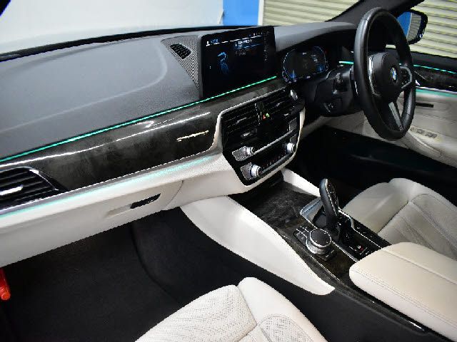 BMW BMW 5series sedan 2020