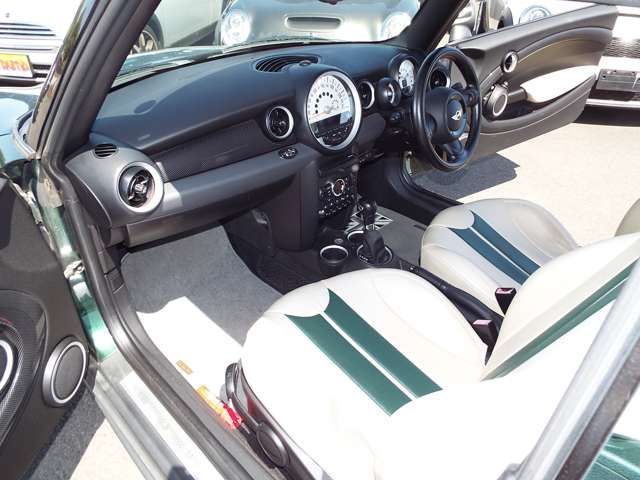 BMW BMW MINI open 2011