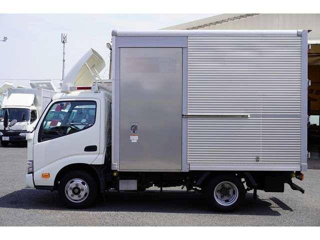 TOYOTA DYNA 2020