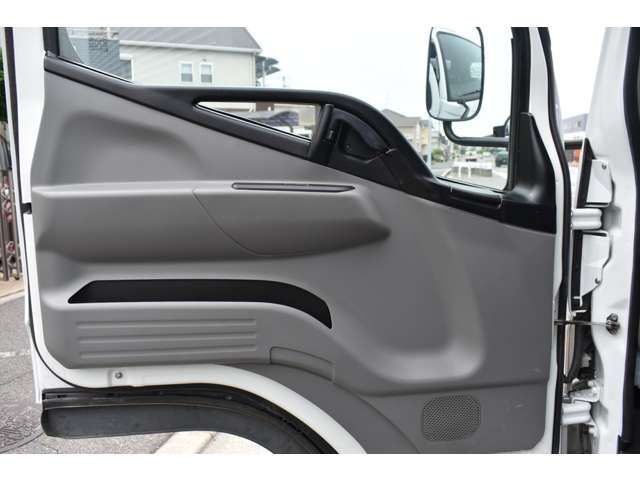 MITSUBISHI CANTER 2021